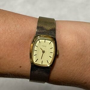 Timex women’s vintage watch